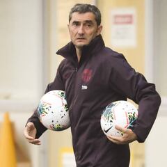 Clase magistral de Valverde a 17 entrenadores japoneses