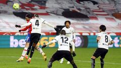 30/12/20 PARTIDO PRIMERA DIVISION 
 GRANADA - VALENCIA 
 remate de jorge Molina (Granada CF) que supuso el gol 2-1