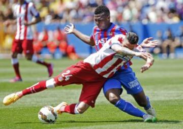 Jose Maria Gimenez y Kalu Uche