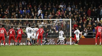 2-1. Karim Benzema marcó el primer gol.