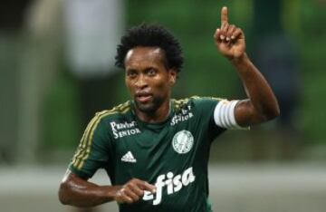 Ze Roberto: El volante tiene 41 años y sigue brillando en el fútbol. El ex seleccionado brasileño es el capitán del Palmeiras. 