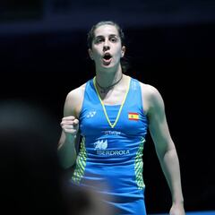 Carolina Marín pasa a octavos y Pablo Abián vence en su debut