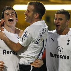 Van der Vaart: "Bale quiere estar sólo, no tiene mucho contacto con sus compañeros"