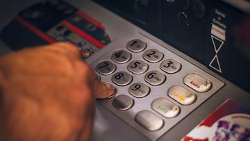 Adiós a compartir cuenta bancaria entre padres e hijos: Hacienda indica las consecuencias fiscales de hacerlo