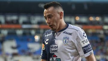 El mexicano de origen argentino disparó con efecto desde la esquina de la cancha, pero cuando el balón parecía incrustarse, Guzmán la empujó al fondo.