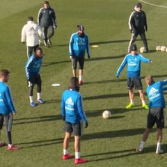 Los más listos de la clase: Modric y Marcelo hacen el lío a Mariano y le mandan al centro del rondo
