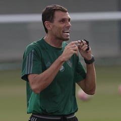 Poyet: "En el vestuario no se habla para nada del derbi del martes"