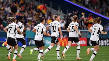 Sydney (Australia), 30/07/2023.- Alexandra Popp (centre) of Germany after scoring the equalizer with a penalty goal during the FIFA Women's World Cup 2023 soccer match between Germany and Colombia at Sydney Football Stadium in Sydney, Australia, 30 July 2023. (Mundial de Fútbol, Alemania) EFE/EPA/BIANCA DE MARCHI EDITORIAL USE ONLY/ AUSTRALIA AND NEW ZEALAND OUT

