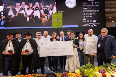 La subasta de la trufa negra de Teruel recauda 15.000 euros en Madrid Fusión a favor de los afectados de Adamuz