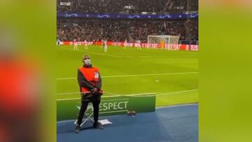 La reacción del guardia de seguridad al Panenka de Messi