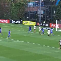 El balón se metía y la arquera de la U hizo esto: ¡qué reacción!