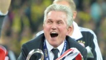 Jupp Heynckes celebrando la victoria de su ex equipo Bayern Munich en la final de la Champions League.