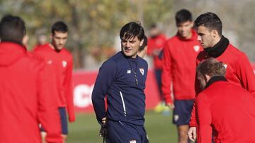 El entrenador italiano Vincenzo Montella, ayer en el entrenamiento del Sevilla.