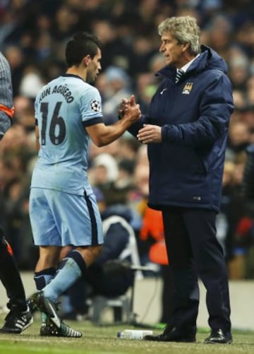 Sergio Agüero anotó los tres tantos en el triunfo de Manchester City.