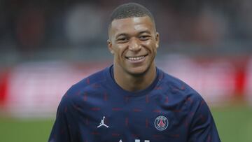 Kylian Mbappé en el calentamiento previo a un partido del PSG en la Ligue 1.