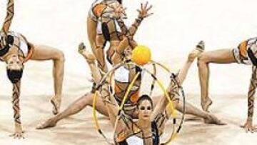 <b>ESPAÑA, HOY EN LA FINAL. </b>Las españolas Sonia Abejón, Bárbara González, Marta Linares, Isabel Pagán, Carolina Rodríguez y Nuria Velasco disputarán hoy la final de conjuntos (16:00, TVE1).