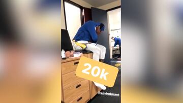 ¡Así celebró Stephen Curry los 20.000 puntos de Kevin Durant!