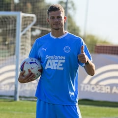 Samuele Longo, el goleador del ascenso busca equipo: “No reprocho nada”