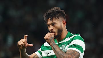Soccer Football - Primeira Liga - Sporting CP v Alverca - Estadio Jose Alvalade, Lisbon, Portugal - October 31, 2025 Sporting CP's Luis Suarez celebrates scoring a goal later disallowed REUTERS/Pedro Nunes