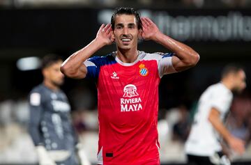 Pere Milla ya es importante para el Espanyol. El delantero del Espanyol anot車 ante el Cartagena y ya enlaza dos jornadas viendo puerta. En esta ocasi車n se aprovech車 de un env赤o de Puado, desde la banda derecha. El equipo periquito se coloca l赤der gracias a su ariete.