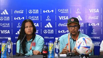 GOA, INDIA - OCTOBER 25: Juana Sofia Ortegon Giraldo and Carlos Alberto Paniagua Mazo, head coach of Colombia attend during the FIFA U-17 Women's World Cup 2022 semi-finals press conference, between Colombia and Nigeria at Fatorda stadium on October 25, 2022 in Goa, India. (Photo by Masashi Hara  - FIFA/FIFA via Getty Images)