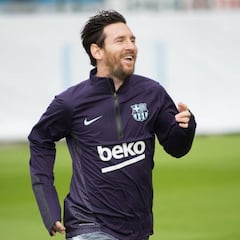 Messi vuelve a sonreír: ya se entrena en el césped