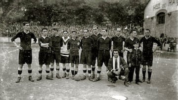 Real Unión 1923-24. Eguiazábal, Gamborena, Berges, Emery II, Matías, Echeveste, Anatol, Errazquin, Vázquez, Azurza y Petit.