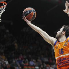 El Valencia abandona el farolillo rojo tras vencer al Bayern