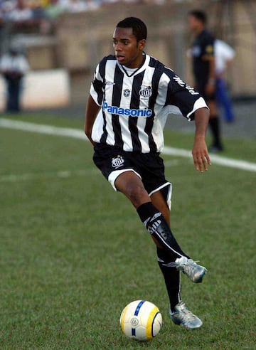 9. Robinho (del Santos al Real Madrid, 2005): 25 millones.