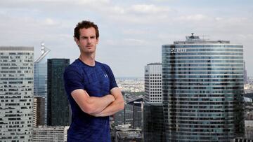 Andy Murray posa en La Defense para una foto promocional de Roland Garros.