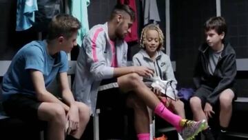 La sentida despedida con vídeo de Xavi Simons a Neymar