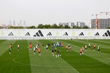 Vista panorámica del grupo durante el entrenamiento. 