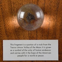 El ‘regalo lunar’ que EEUU entregó a España en 1973: dos gramos y medio de peso recogidos a 384.000 km de distancia