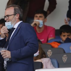 Sainz de Varanda y Yarza saldrán del Consejo al firmarse la compra venta del club