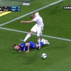 21 de abril: Pepe cose a patadas a Javier Casquero (2009)