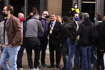 Joan Laporta en la inmediaciones del Camp Nou. 