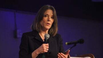 ¿Quién es Marianne Williamson, la escritora de autoayuda que quiere ser presidenta de EE.UU?