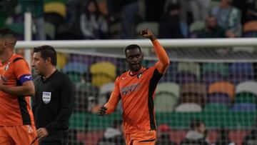 Jackson Mart&iacute;nez celebrando un gol con Portimonense.