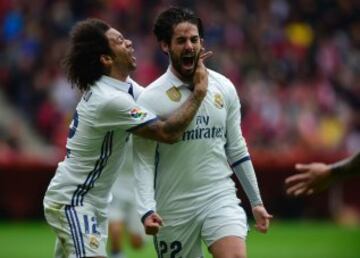 Marcelo celebra el 2-3 de Isco. 