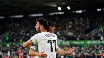 Roko Baturina y Pol Moreno, del Racing, en El Sardinero.