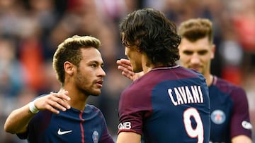 Paris Saint-Germain&#039;s Brazilian forward Neymar (L) and Paris Saint-Germain&#039;s Uruguayan forward Edinson Cavani embrace after Neymar scored a penalty kick during the French L1 football match Paris Saint-Germain (PSG) vs Bordeaux (FCGB) on Septembe