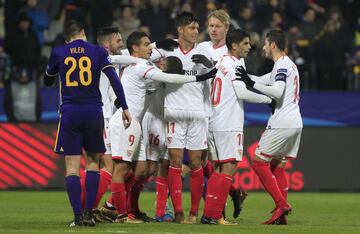1-1. Ganso celebr¨® el gol del empate.