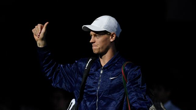 Sinner pasa por encima de Tsitsipas y ya espera a Djokovic