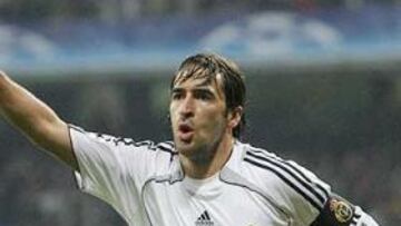 <B>APARECIÓ.</B> Raúl volvió a citarse con la Liga de Campeones y sumó dos nuevos tantos en esta competición.