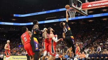 PHOENIX, ARIZONA - APRIL 17: Cameron Johnson #23 of the Phoenix Suns lays up a shot against the New Orleans Pelicans during the first half of Game One of the Western Conference First Round NBA Playoffs at Footprint Center on April 17, 2022 in Phoenix, Arizona. NOTE TO USER: User expressly acknowledges and agrees that, by downloading and or using this photograph, User is consenting to the terms and conditions of the Getty Images License Agreement. Christian Petersen/Getty Images/AFP
== FOR NEWSPAPERS, INTERNET, TELCOS & TELEVISION USE ONLY ==