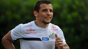 Emiliano Vecchio es desechado en Brasil y deberá buscar club