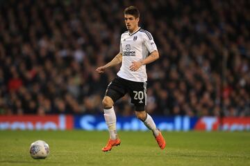 El extremo brasileño fue clave en el ascenso del Fulham a Premier League la pasada temporada. Estuvo en el Chelsea esta temporada hasta enero que decidieron cederlo al Chievo Verona para que encuentre los minutos que su juego necesita para progresar.