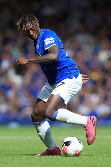 Centre forward - Everton