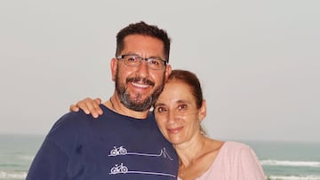 Yuri Contreras y Laura González del Castillo, abrazados