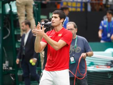 El tenista murciano ganó 6-4 y 7-6 al tenista coreano, Soonwoo Kwon, en el cuarto partido de la eliminatoria de la Copa Davis en Valencia. 